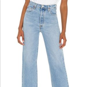 Levi’s ribcage straight ankle women’s jeans (W25 L27)